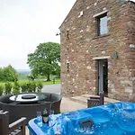 Casa de Férias Great Calva, Sebergham, Perfect For 2 Families Or Friends With 3 Dogs Welcome And Hot Tub