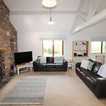 Casa de Férias Great Calva, Sebergham, Perfect For 2 Families Or Friends With 3 Dogs Welcome And Hot Tub