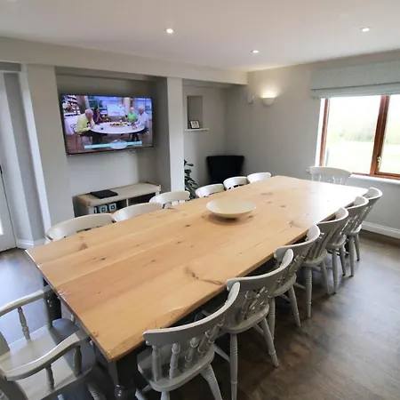 Great Calva, Sebergham, Perfect For 2 Families Or Friends With 3 Dogs Welcome And Hot Tub *