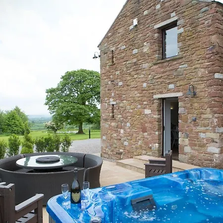 Hébergement de vacances Great Calva, Sebergham, Perfect For 2 Families Or Friends With 3 Dogs Welcome And Hot Tub